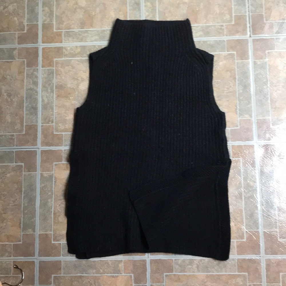 Aritzia sleeveless wool sweater